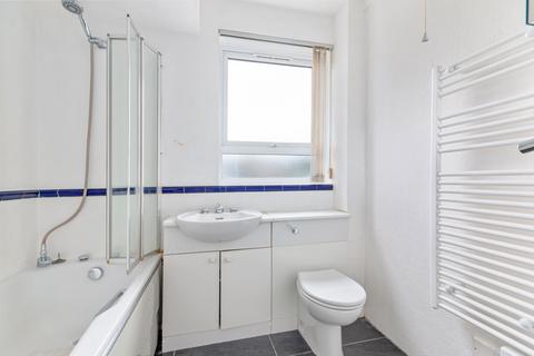 2 bedroom flat for sale, Fairlawns SW15