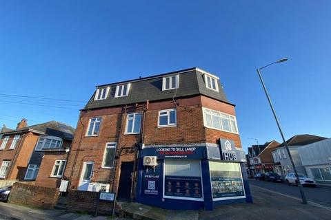 2 bedroom apartment to rent, Seabourne Road, Bournemouth