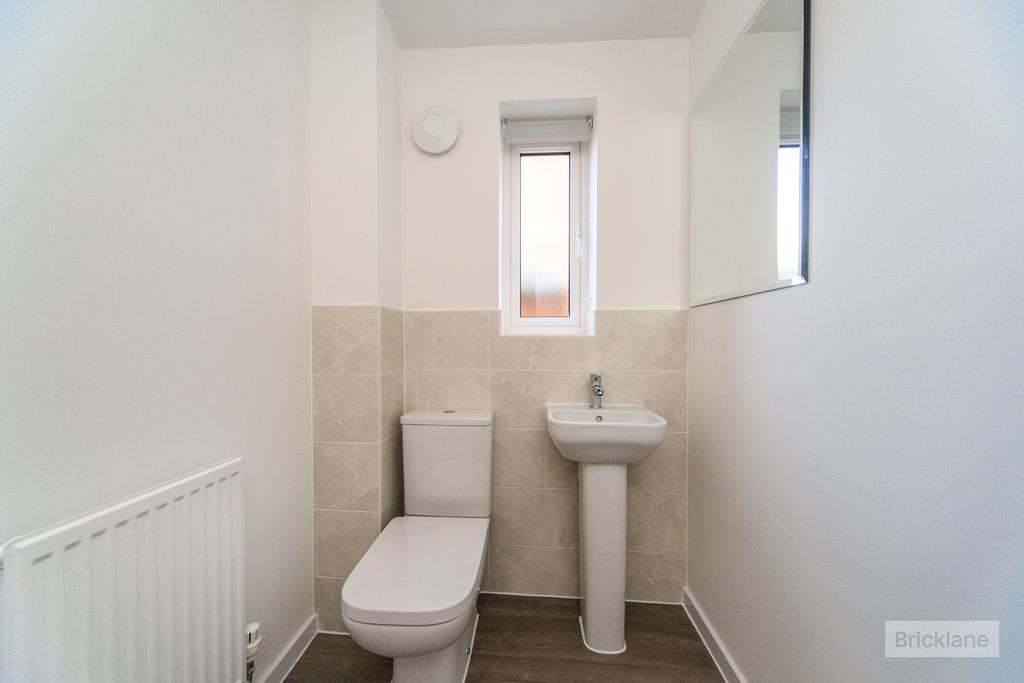 Cloakroom/wc