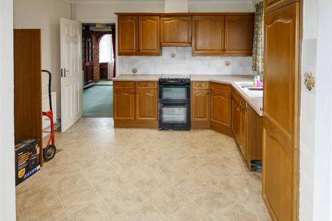 2 bedroom detached bungalow for sale, Cheam Road, Littlehampton BN16