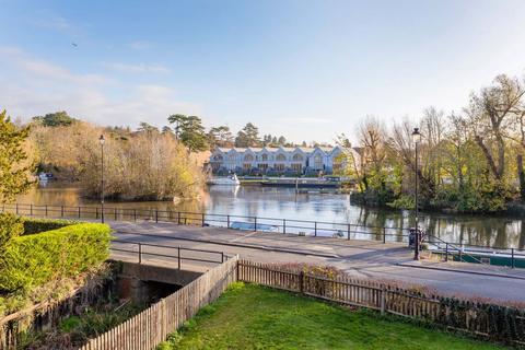 undefined, Ray Park Road, Maidenhead SL6