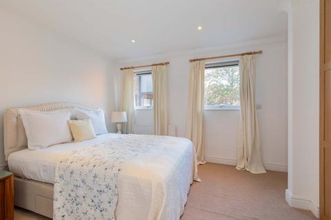 undefined, Ray Park Road, Maidenhead SL6