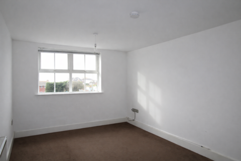 2 bedroom flat to rent, Portsmouth Road, Lee-On-The-Solent PO13