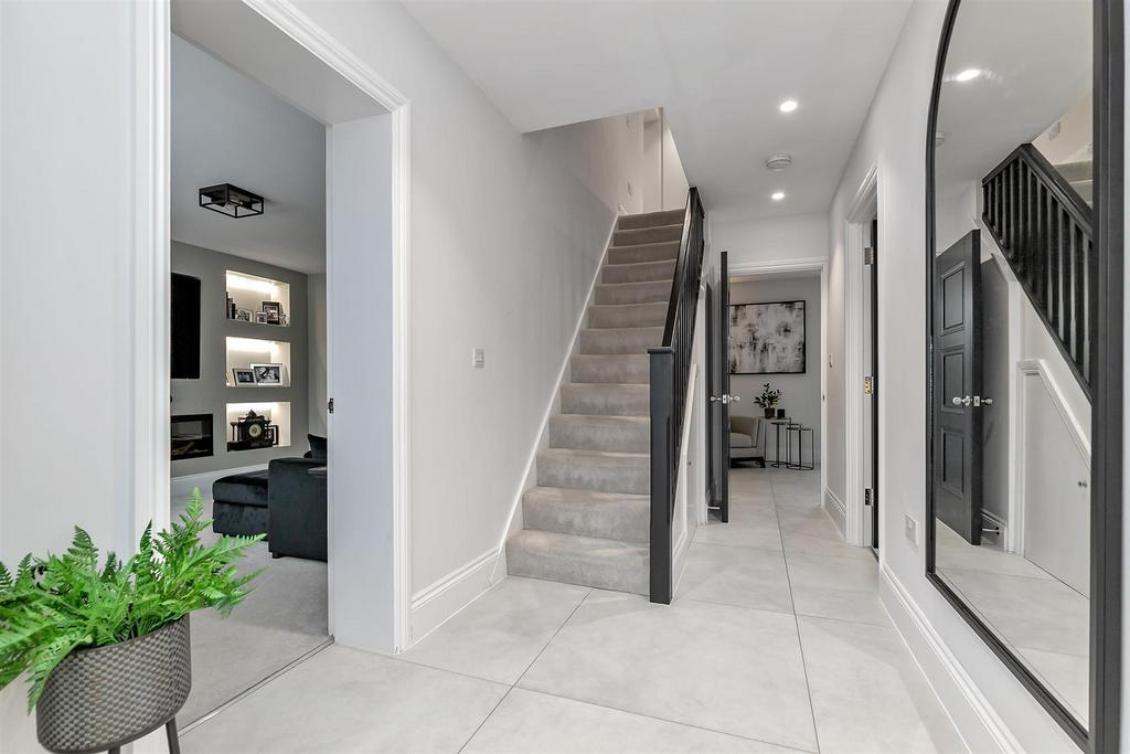 1 Ellenbrook Cres-9.jpg