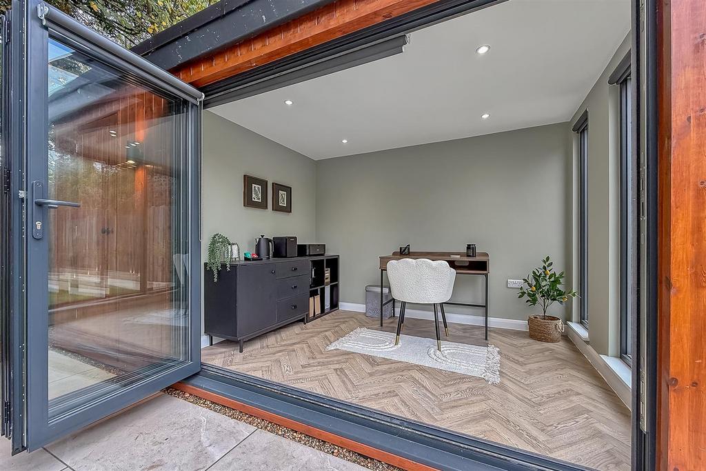 1 Ellenbrook Cres-98.jpg