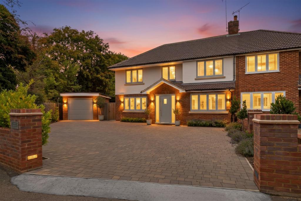 1 Ellenbrook Twilight.jpg
