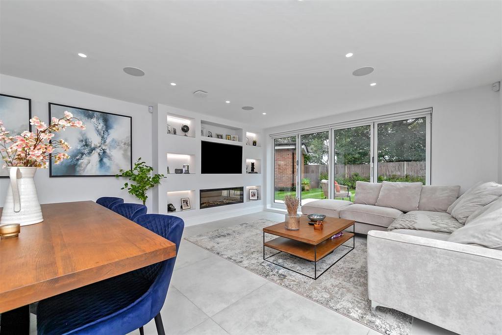 1 Ellenbrook Cres-42.jpg