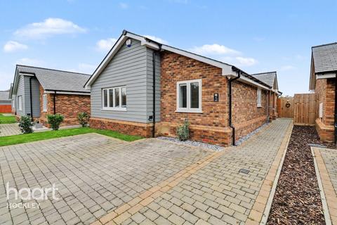 3 bedroom bungalow for sale, Meadowbrook, Rochford