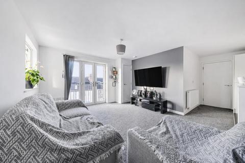 2 bedroom apartment for sale, Kings Crescent, Aylesford