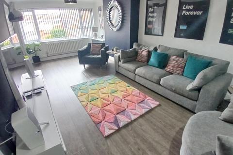 4 bedroom semi-detached house for sale, Sherbourne Avenue, Poplar Farm, Nuneaton