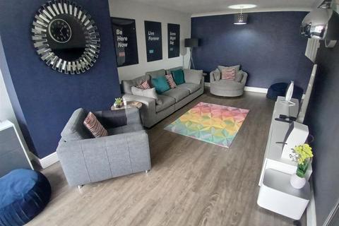 4 bedroom semi-detached house for sale, Sherbourne Avenue, Poplar Farm, Nuneaton