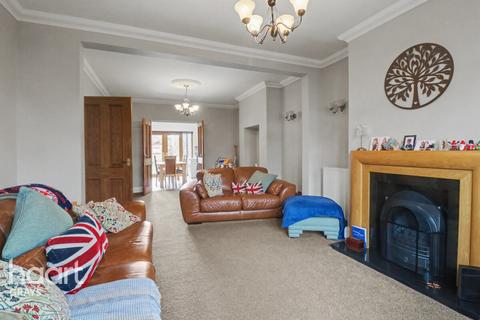 5 bedroom semi-detached house for sale, Lenmore Avenue, Grays