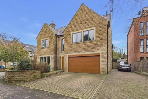 6 bedroom detached house to rent, Dore Lodge Gardens, Sheffield S17