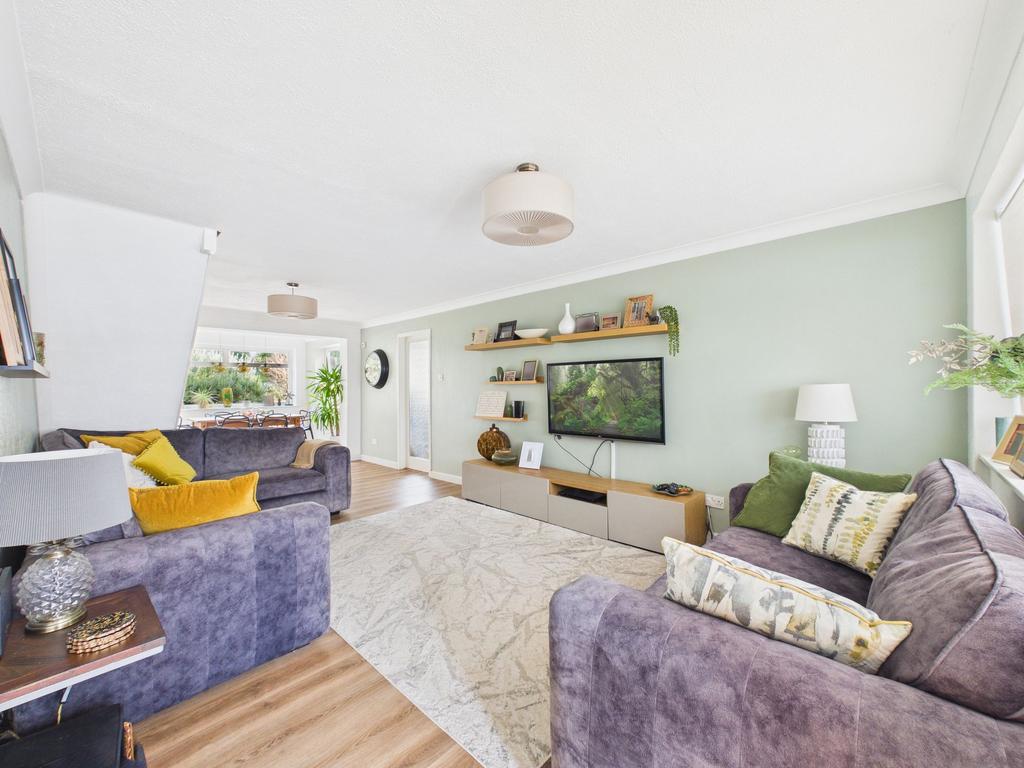Lounge/Dining Room