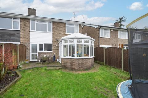 4 bedroom semi-detached house for sale, Dunfane, Billericay, CM11