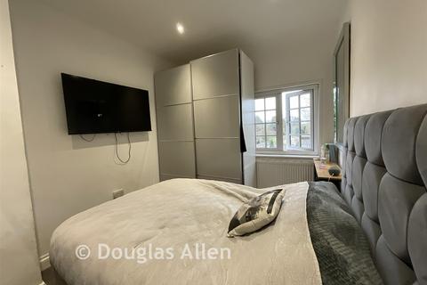 undefined, Hainault Road, Romford RM6