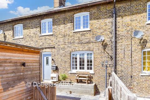 3 bedroom cottage for sale, Hainault Farm Cottages, Romford RM6