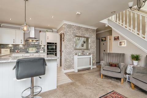 4 bedroom detached house for sale, Windmill View, Scholes, Holmfirth