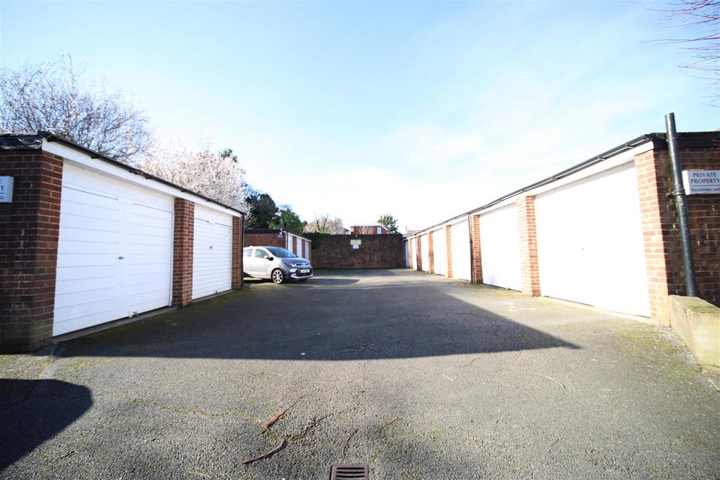 Garage.jpg