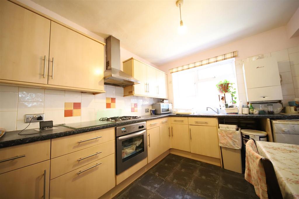 Kitchen 1.jpg