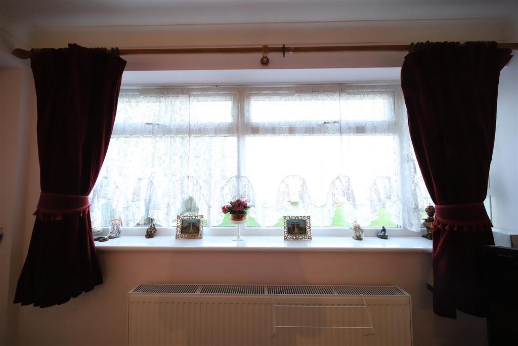 Lounge 3.jpg