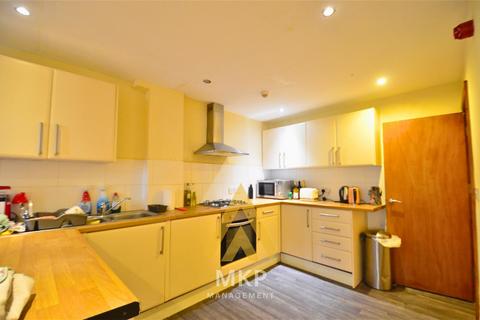 6 bedroom terraced house to rent, Rose Cottages, Selly Oak, Birmingham B29
