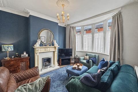 4 bedroom semi-detached house for sale, Randlesham Street, Prestwich, M25