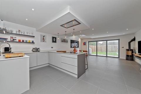 undefined, Gladeside, St. Albans
