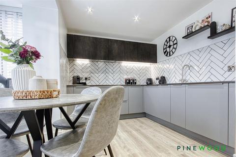 3 bedroom semi-detached house for sale, Henderson Close, Chesterfield S45