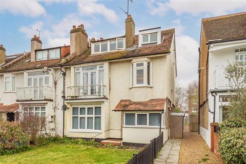 Elmers Drive, Teddington TW11