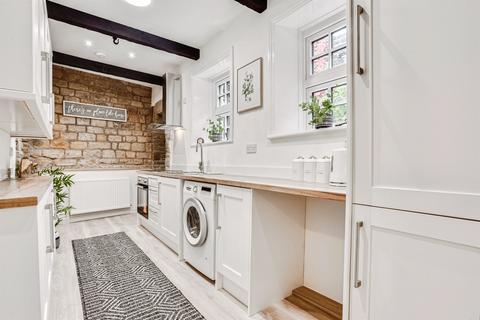 3 bedroom semi-detached house for sale, Barnsley Road, Newmillerdam, Wakefield