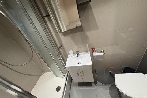 Studio to rent, Sentinel Square, London