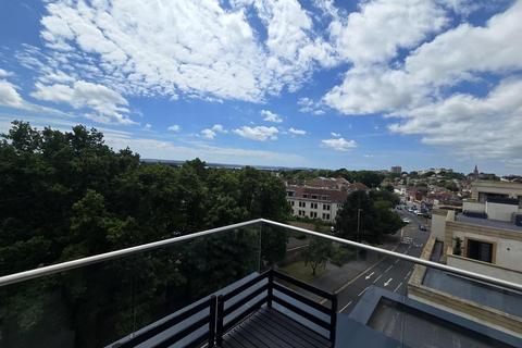 2 bedroom apartment to rent, Commercial Road, Poole
