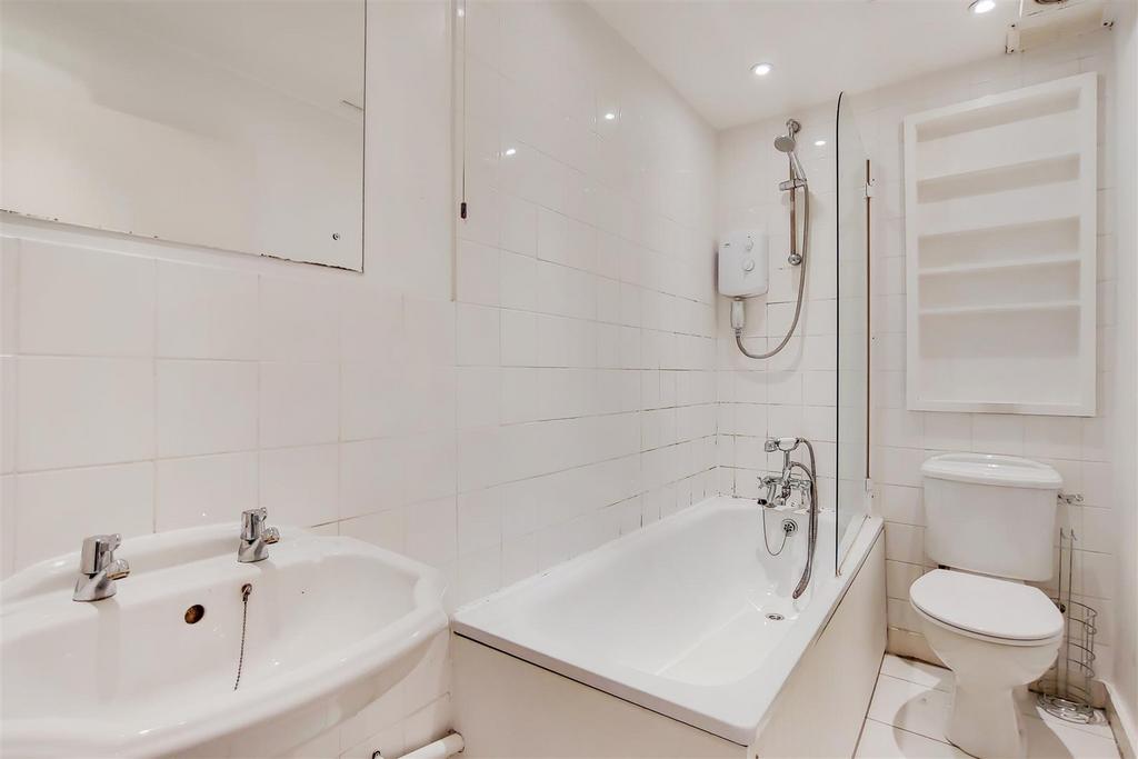 6 Bathroom-0.jpg