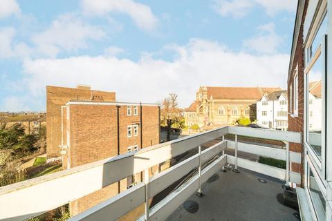 4 bedroom flat for sale, Leigham Court Road, LONDON SW16