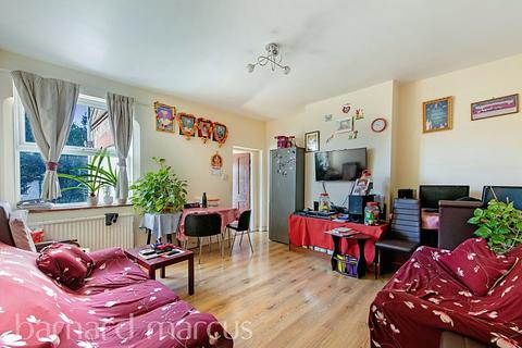 3 bedroom maisonette for sale, Beeches Road, London