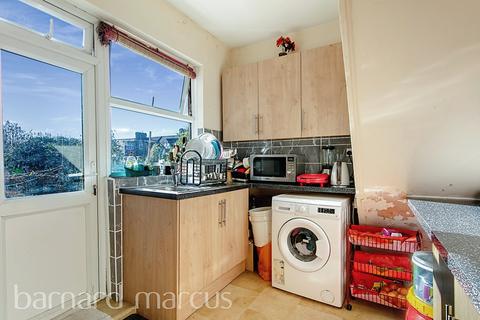 3 bedroom maisonette for sale, Beeches Road, London