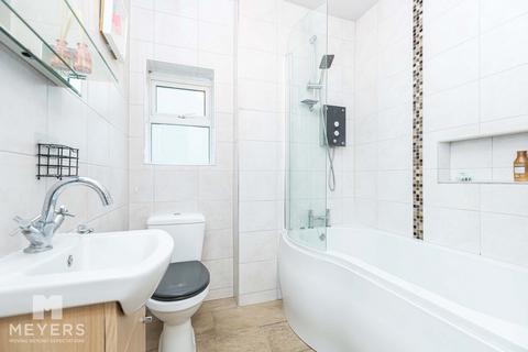 1 bedroom flat for sale, Southbourne Overcliff Drive, Bournemouth, BH6 3