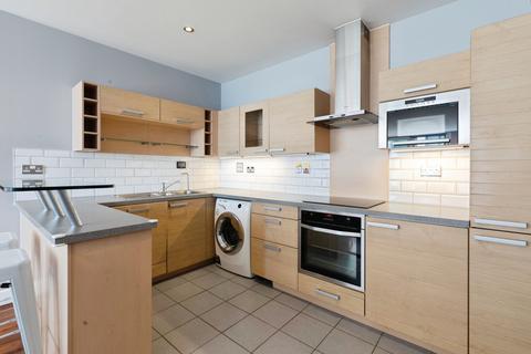 2 bedroom flat to rent, Western Gateway, London, E16
