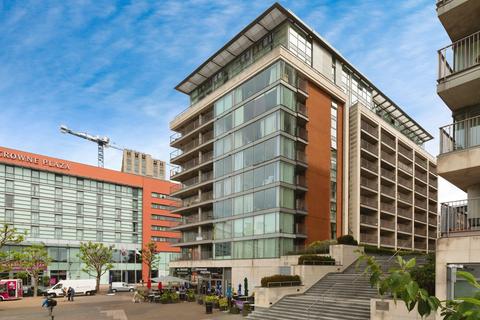 2 bedroom flat to rent, Western Gateway, London, E16