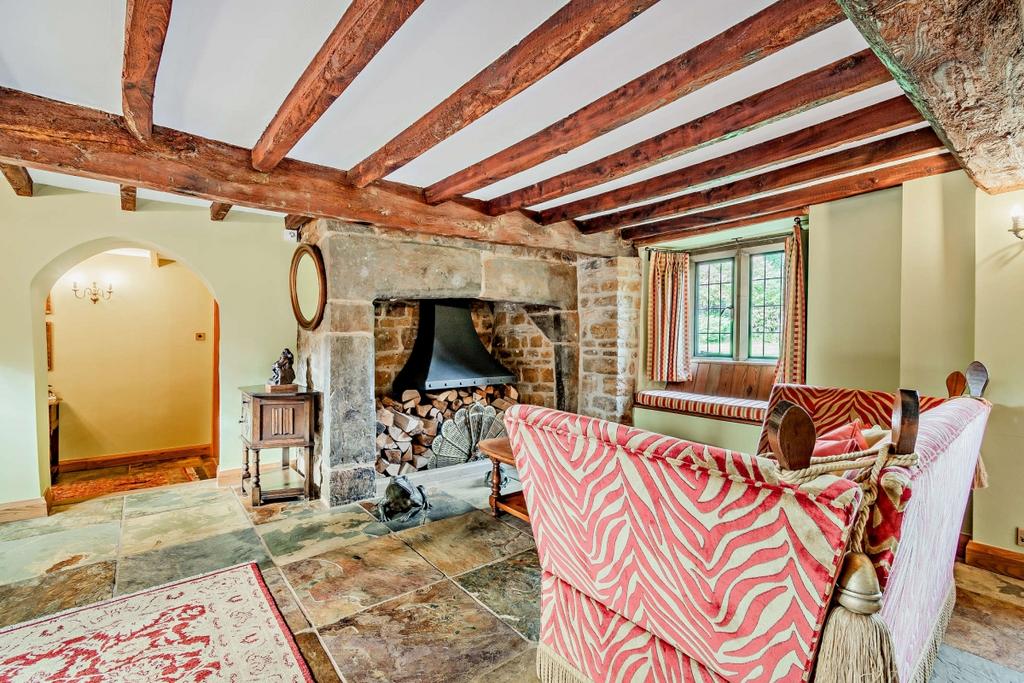 8573230-interior7...