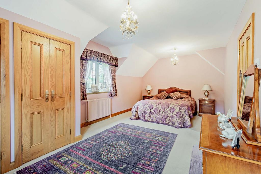 8573230-interior4...