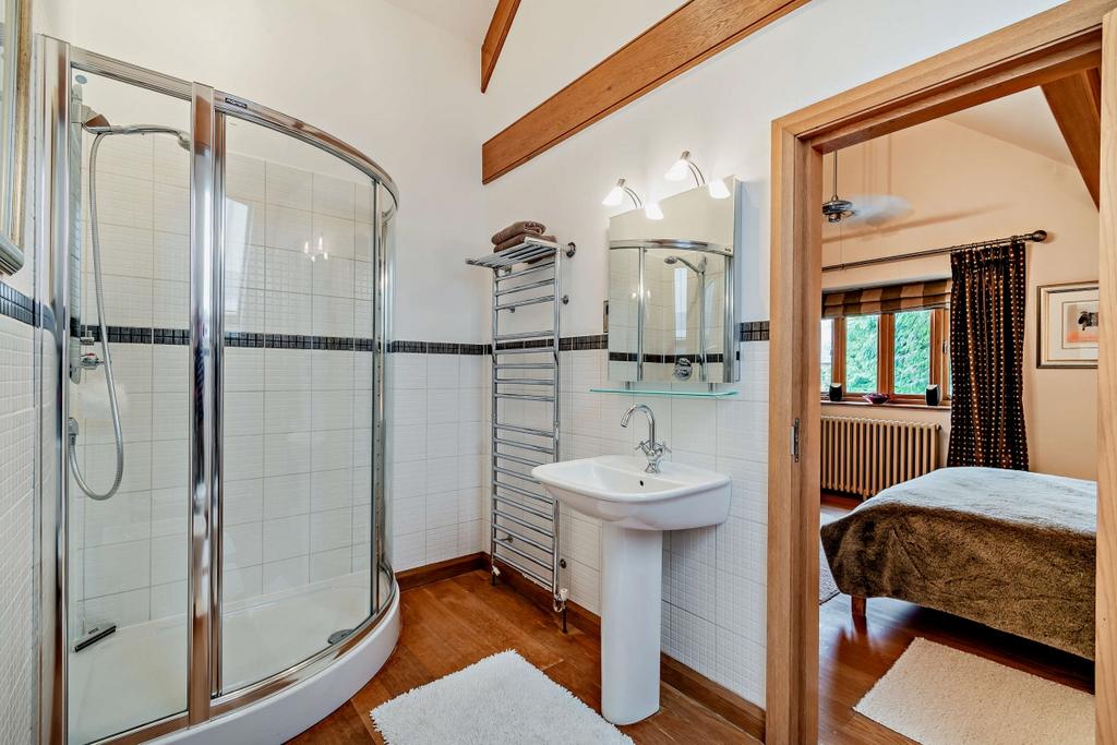 8573230-interior7...