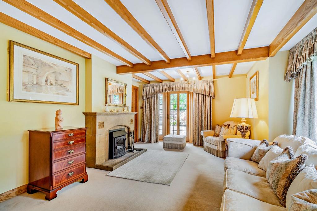 8573230-interior6...