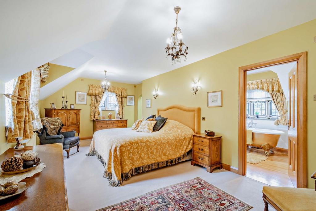 8573230-interior4...
