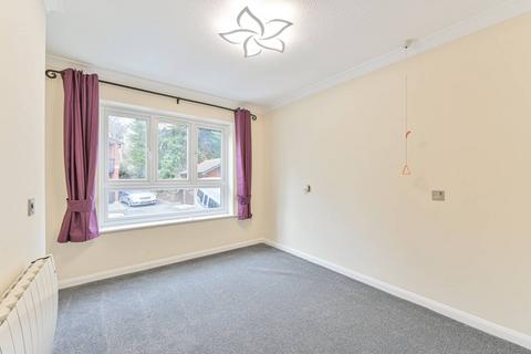 1 bedroom flat to rent, Cedar Close, West Dulwich, London, SE21