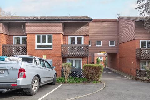 1 bedroom flat to rent, Cedar Close, West Dulwich, London, SE21