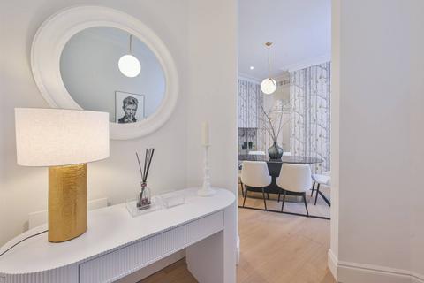 2 bedroom flat for sale, Trebovir Road, Earls Court, London, SW5