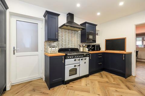 3 bedroom detached house for sale, Tenbury Gardens, Penn, Wolverhampton