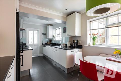 4 bedroom detached house for sale, Meadway, Gidea Park, RM2